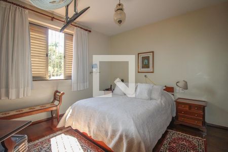 Casa à venda com 525m², 5 quartos e 5 vagasQuarto 4