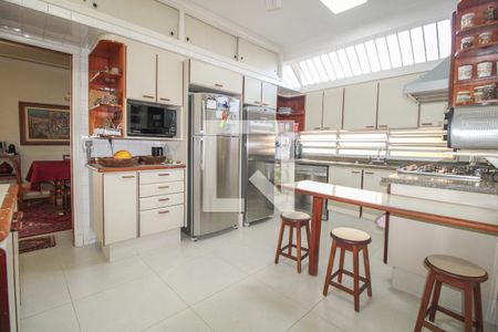 Casa à venda com 525m², 5 quartos e 5 vagasCozinha