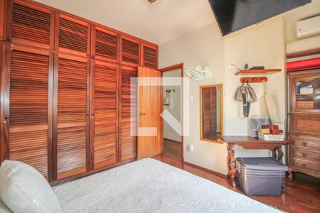 Casa à venda com 525m², 5 quartos e 5 vagasQuarto 4