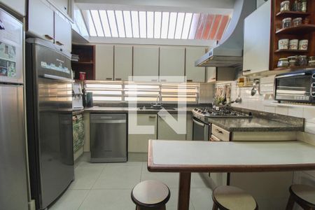 Casa à venda com 525m², 5 quartos e 5 vagasCozinha