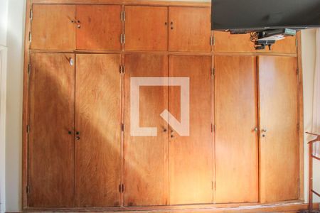 Casa à venda com 525m², 5 quartos e 5 vagasQuarto 3