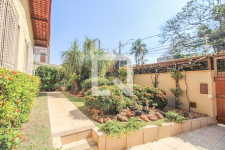 Casa à venda com 525m², 5 quartos e 5 vagasÁrea Externa