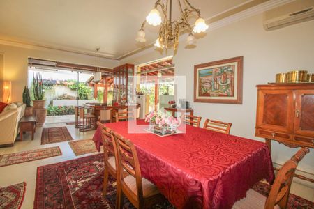 Casa à venda com 525m², 5 quartos e 5 vagasSala