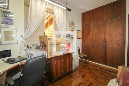 Casa à venda com 525m², 5 quartos e 5 vagasQuarto 1