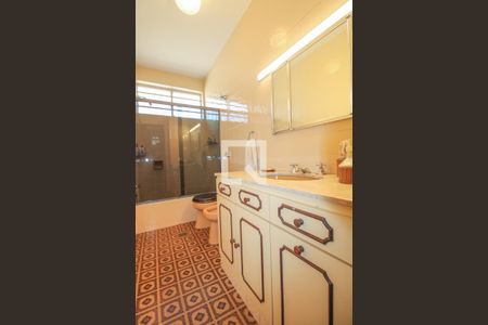 Casa à venda com 525m², 5 quartos e 5 vagasBanheiro Social