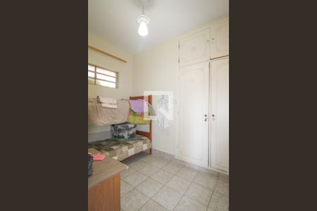 Casa à venda com 525m², 5 quartos e 5 vagasQuarto de Serviço