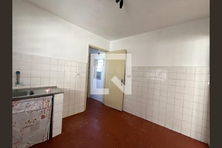 Cozinha de casa para alugar com 1 quarto, 40m² em Vila Guarani (zona Sul), São Paulo