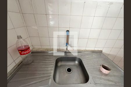 Cozinha de casa para alugar com 1 quarto, 40m² em Vila Guarani (zona Sul), São Paulo