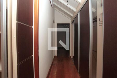 Casa à venda com 250m², 3 quartos e 2 vagasCloset