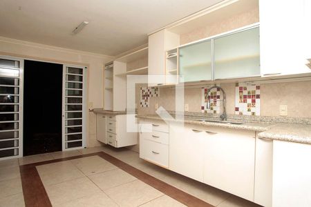 Casa à venda com 250m², 3 quartos e 2 vagasCozinha