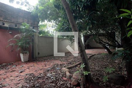 Casa à venda com 250m², 3 quartos e 2 vagasPátio