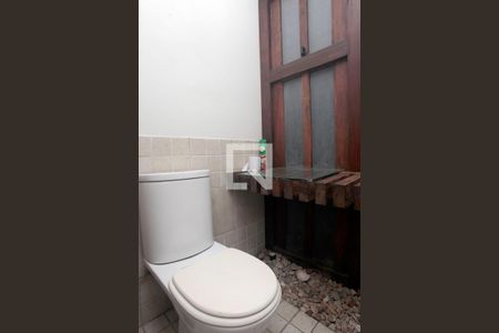 Casa à venda com 250m², 3 quartos e 2 vagasBanheiro 3 Lavabo