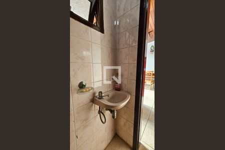 Casa à venda com 240m², 4 quartos e 4 vagasBanheiro