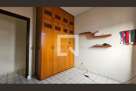 Casa à venda com 240m², 4 quartos e 4 vagasSuite 2