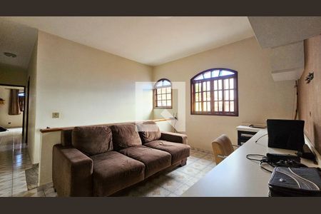 Casa à venda com 240m², 4 quartos e 4 vagasSala 2