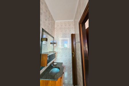 Casa à venda com 240m², 4 quartos e 4 vagasBanheiro Suite 2