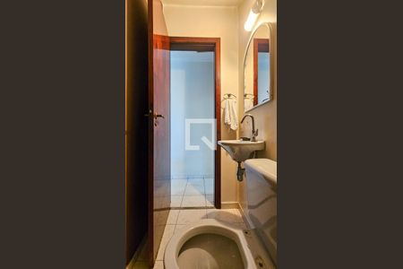 Casa à venda com 240m², 4 quartos e 4 vagasLavabo