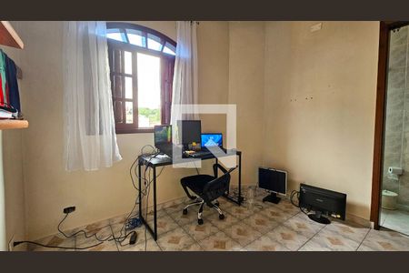 Casa à venda com 240m², 4 quartos e 4 vagasSuite 2