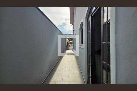 Casa à venda com 240m², 4 quartos e 4 vagasCorredor 