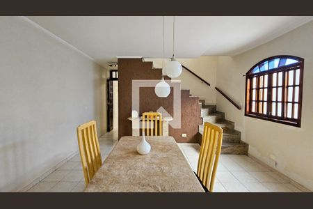 Casa à venda com 240m², 4 quartos e 4 vagasSala de Estar