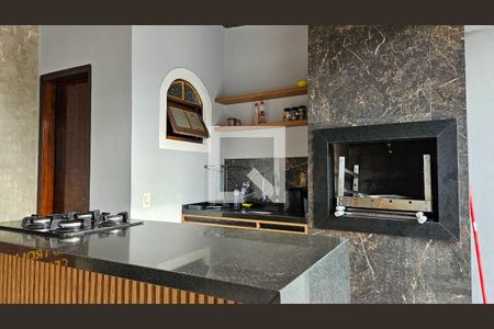 Casa à venda com 240m², 4 quartos e 4 vagasÁrea externa 