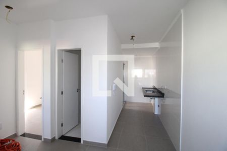 Sala/Cozinha de apartamento à venda com 2 quartos, 38m² em Cidade Antônio Estevão de Carvalho, São Paulo