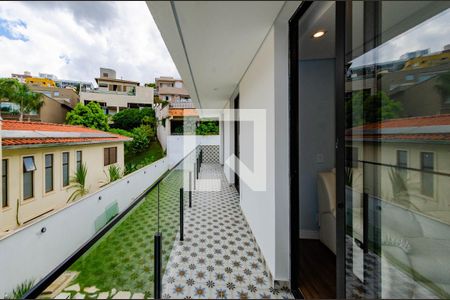 Casa à venda com 558m², 4 quartos e 4 vagasVaranda