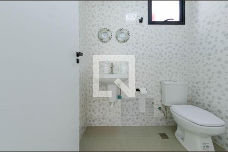 Casa à venda com 558m², 4 quartos e 4 vagasBanheiro externo