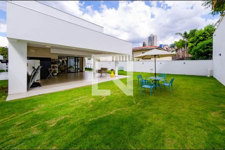 Casa à venda com 558m², 4 quartos e 4 vagasQuintal