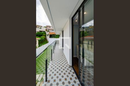 Casa à venda com 558m², 4 quartos e 4 vagasVaranda