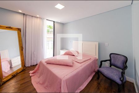 Casa à venda com 558m², 4 quartos e 4 vagasQuarto 2