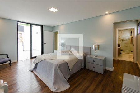 Casa à venda com 558m², 4 quartos e 4 vagasSuíte 1