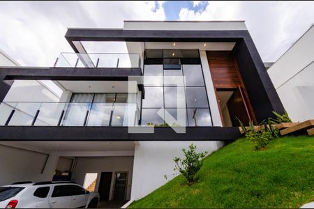 Casa à venda com 558m², 4 quartos e 4 vagasFachada