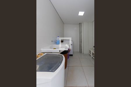 Casa à venda com 558m², 4 quartos e 4 vagasÁrea de serviço