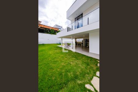 Casa à venda com 558m², 4 quartos e 4 vagasQuintal