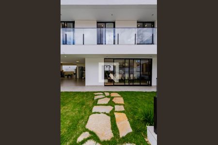 Casa à venda com 558m², 4 quartos e 4 vagasQuintal