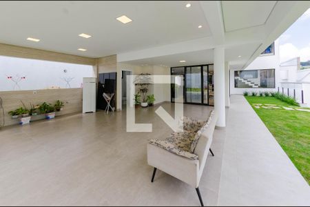 Casa à venda com 558m², 4 quartos e 4 vagasQuintal