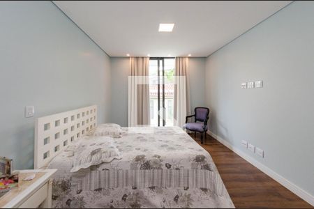 Casa à venda com 558m², 4 quartos e 4 vagasSuíte 2