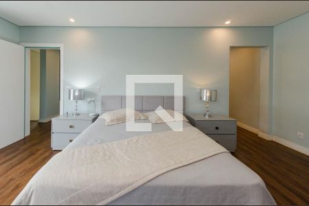 Casa à venda com 558m², 4 quartos e 4 vagasSuíte 1