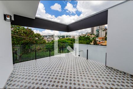 Casa à venda com 558m², 4 quartos e 4 vagasVaranda