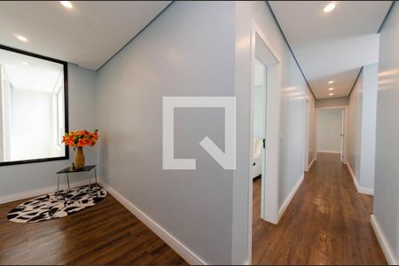 Casa à venda com 558m², 4 quartos e 4 vagasCorredor