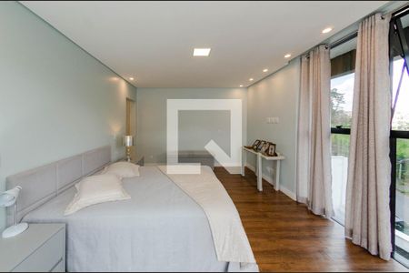 Casa à venda com 558m², 4 quartos e 4 vagasSuíte 1