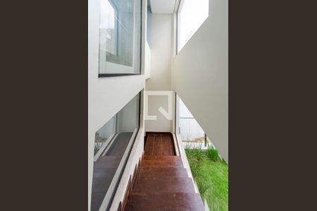 Casa à venda com 558m², 4 quartos e 4 vagasEscada