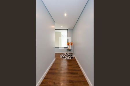 Casa à venda com 558m², 4 quartos e 4 vagasCorredor