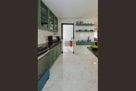 Casa à venda com 558m², 4 quartos e 4 vagasCozinha