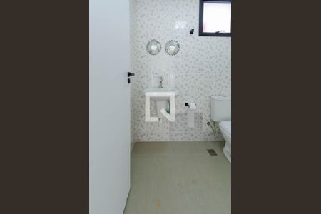 Casa à venda com 558m², 4 quartos e 4 vagasBanheiro externo