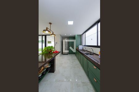 Casa à venda com 558m², 4 quartos e 4 vagasCozinha