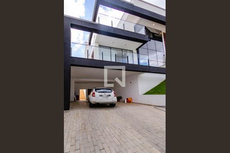 Casa à venda com 558m², 4 quartos e 4 vagasGaragem