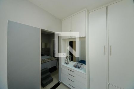 Closet Suíte de casa de condomínio à venda com 2 quartos, 100m² em Vila Lucia, São Paulo