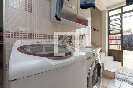 Casa à venda com 220m², 3 quartos e 4 vagasÁrea de Serviço